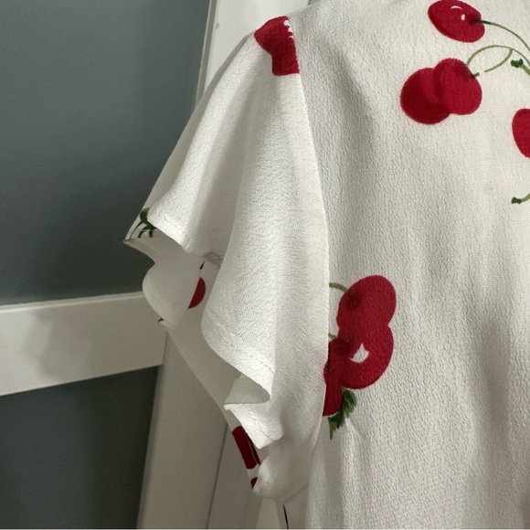 RAILS Koreen Short Sleeve Wrap Dress SZ Medium White Cherry Bloom Date Night EUC - Picture 3 of 10